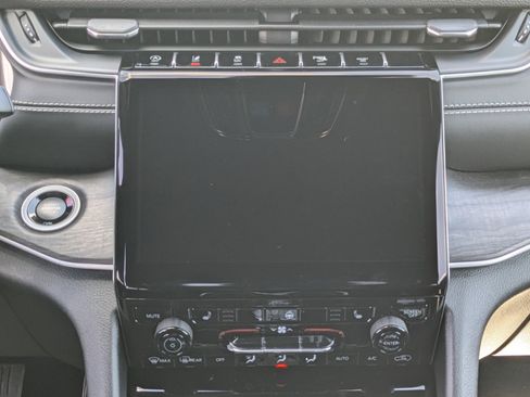 New 2025 Jeep Grand Cherokee L Limited w/ Black Appearance Package image 16