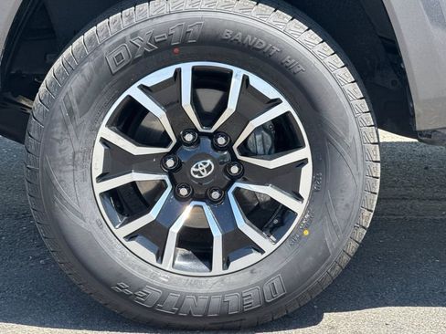 Used 2021 Toyota Tacoma TRD Sport AWD/4WD image 26