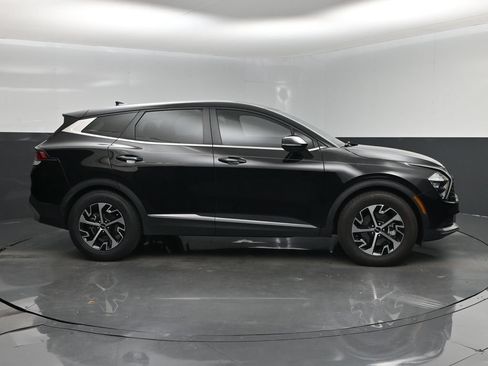 Used 2023 Kia Sportage EX FWD image 2