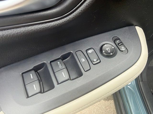 Used 2023 Honda HR-V LX image 16