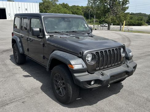 Used 2024 Jeep Wrangler Unlimited Sport AWD/4WD image 2