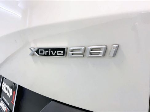 Used 2025 BMW X2 xDrive28i AWD/4WD image 9
