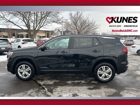 Used 2024 GMC Terrain SLE image 10