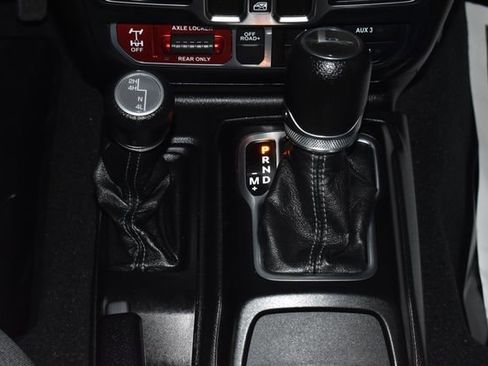 Certified 2024 Jeep Gladiator Sport image 19