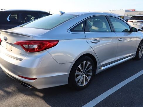 Used 2017 Hyundai Sonata Sport FWD image 2