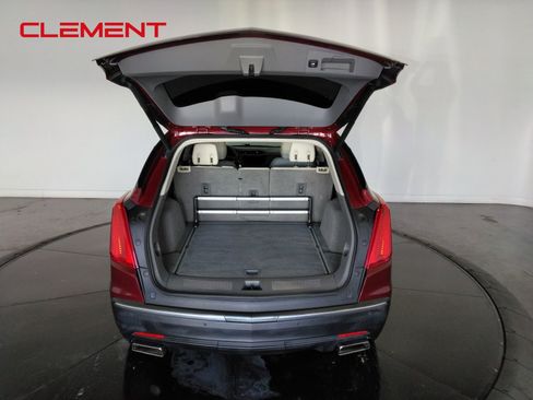 Used 2018 Cadillac XT5 Luxury w/ Driver Awareness Package image 9