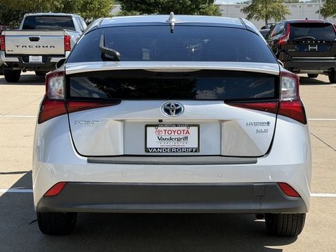 Used 2021 Toyota Prius XLE FWD image 5