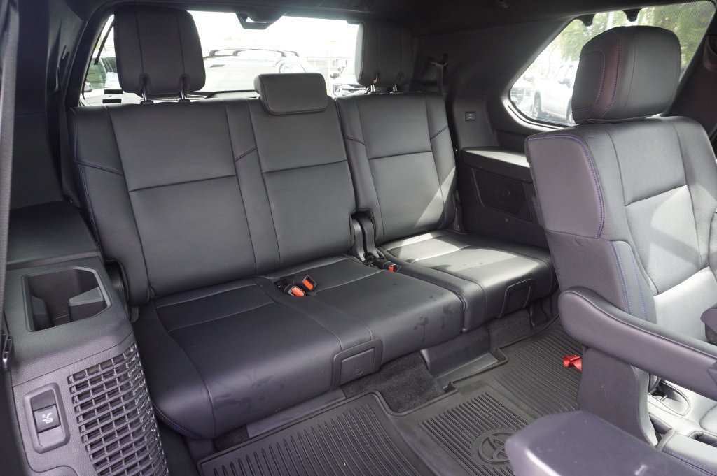 Used 2023 Toyota Sequoia Platinum AWD/4WD image 10