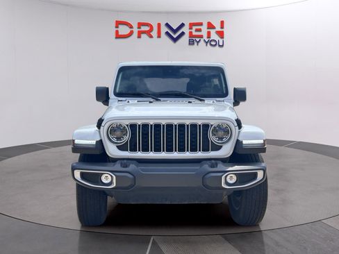 Used 2025 Jeep Wrangler Unlimited Sahara AWD/4WD image 8
