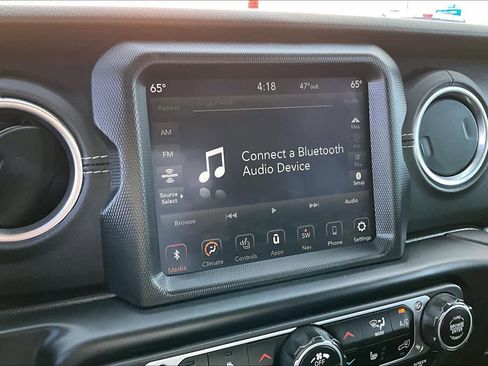 Used 2023 Jeep Wrangler Sahara w/ Cold Weather Group image 32