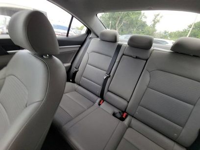 Used 2020 Hyundai Elantra Limited w/ Ultimate Package 03