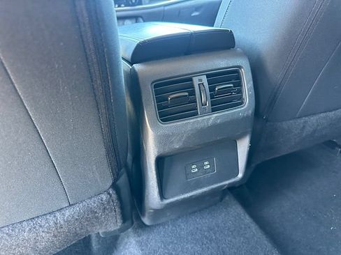 Used 2025 Nissan Rogue SV FWD image 19