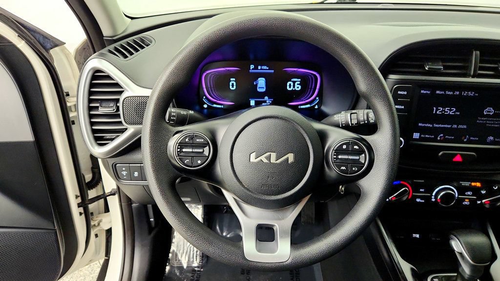 Used 2024 Kia Soul LX w/ Option Group 015 FWD image 13