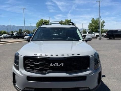 Used 2022 Kia Telluride SX w/ SX Prestige Package AWD/4WD image 3