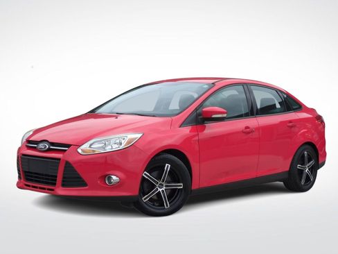 Used 2014 Ford Focus SE w/ SE Sport Package image 1