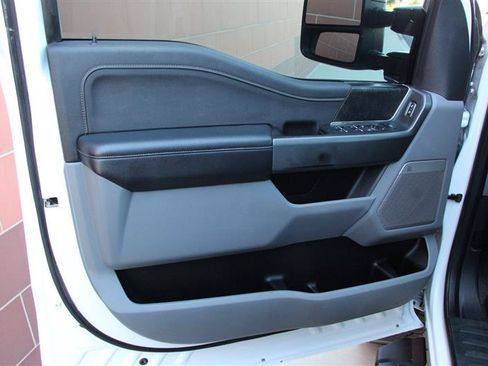 Used 2025 Ford F250 XLT w/ Black Appearance Package AWD/4WD image 13
