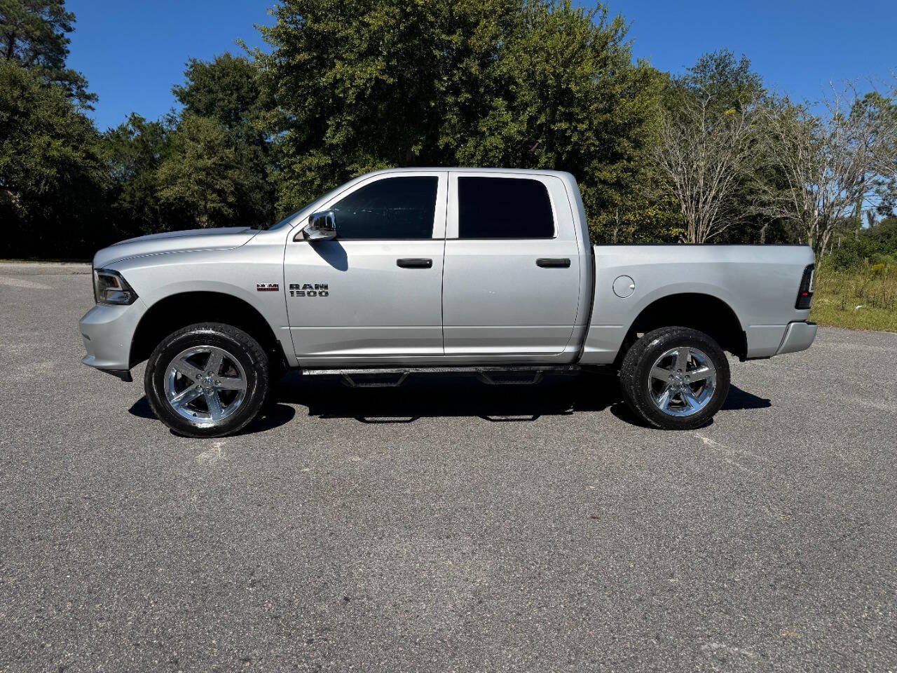 Used 2016 RAM 1500 Express w/ Popular Equipment Group AWD/4WD image 3