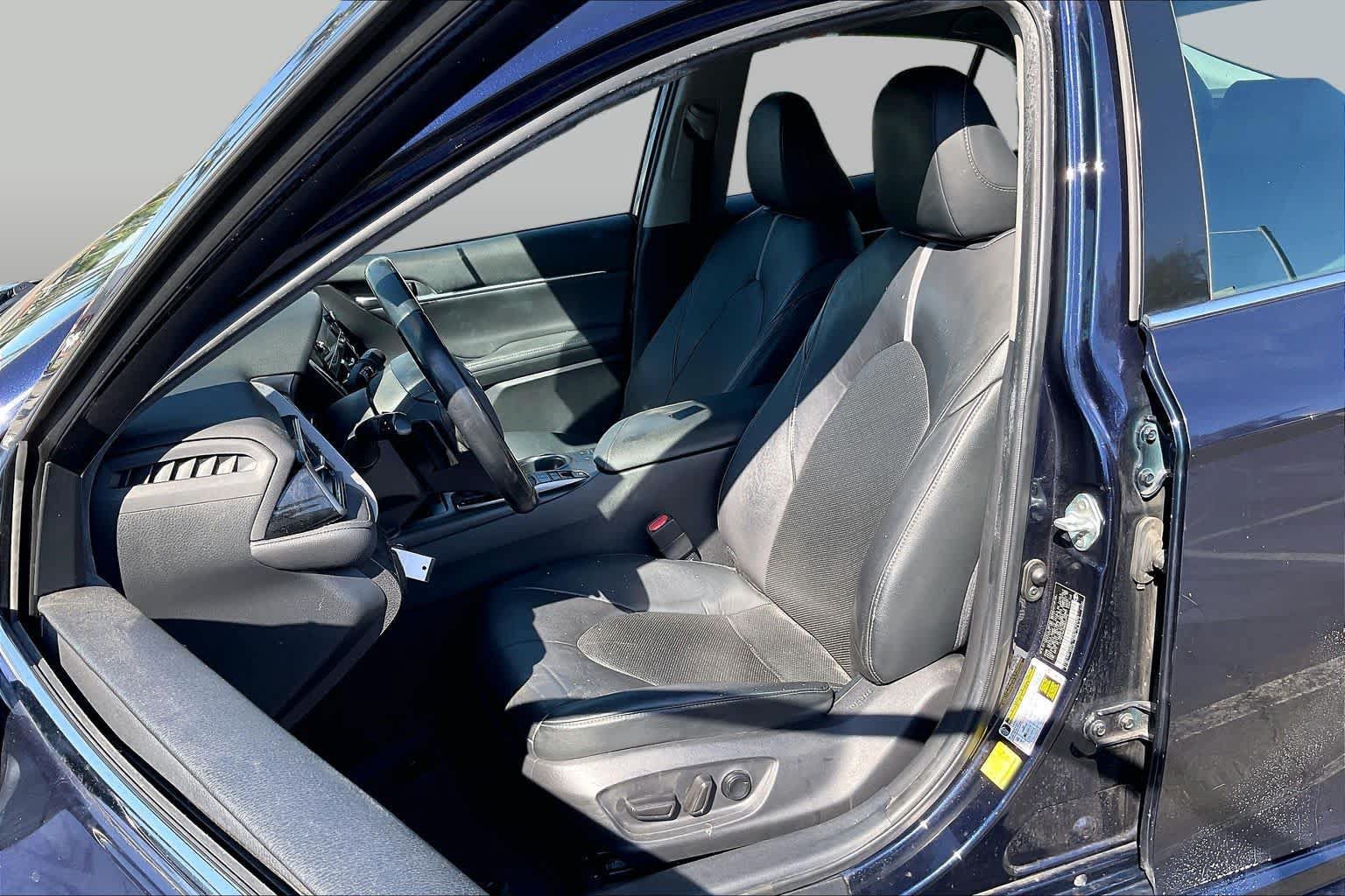 Used 2021 Toyota Camry XSE FWD image 7