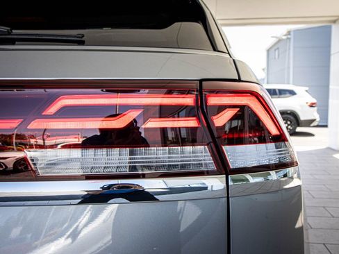 New 2026 Volkswagen Atlas Cross Sport SEL Premium R-Line AWD/4WD image 17