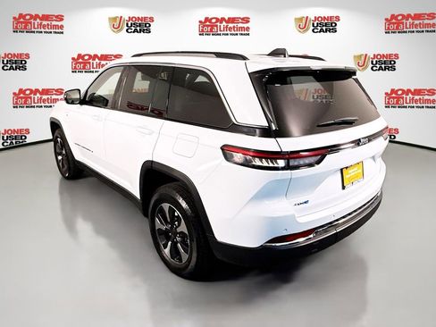 Used 2023 Jeep Grand Cherokee 4WD 4xe image 2