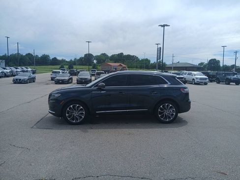 Used 2022 Lincoln Nautilus Reserve FWD image 5