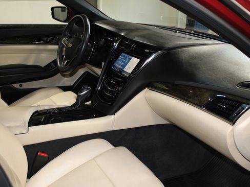 Used 2018 Cadillac CTS Luxury RWD image 31