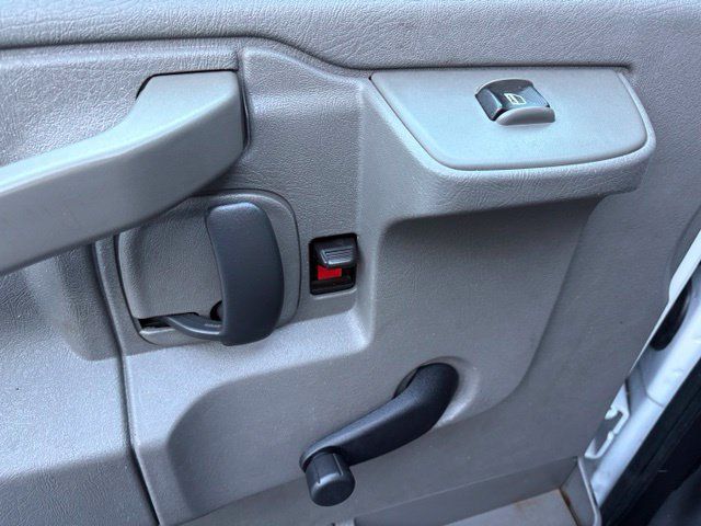 Used 2019 Chevrolet Express 2500 RWD image 10