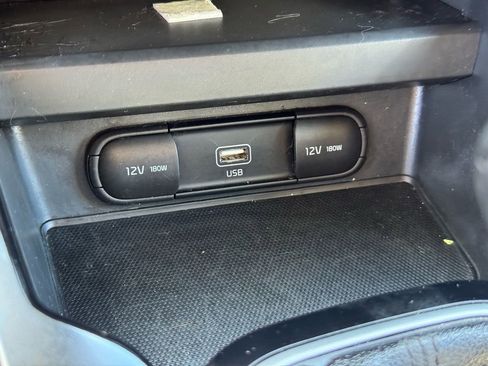 Used 2020 Kia Soul S image 32