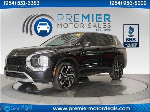 Used 2024 Mitsubishi Outlander SE FWD image 1