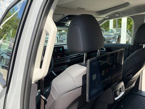 Used 2026 Kia Carnival SX Prestige FWD image 13