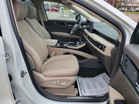 Certified 2023 Lincoln Nautilus Reserve w/ Equipment Group 201A image 33