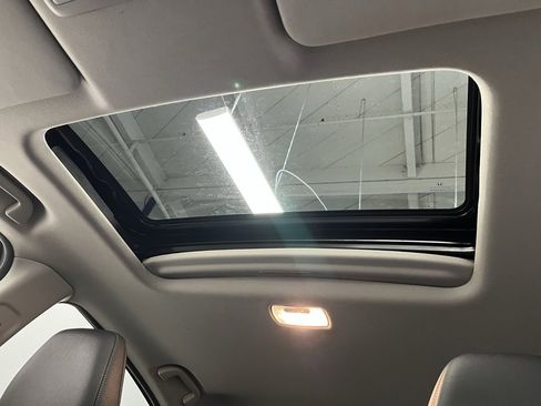 Used 2021 Honda HR-V EX-L image 10