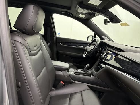 Used 2023 Cadillac XT6 Premium Luxury FWD image 24