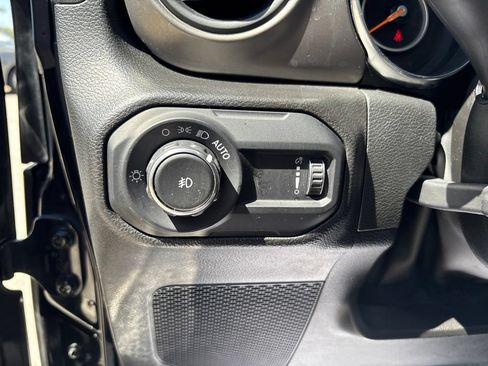 Used 2023 Jeep Wrangler Unlimited Sport AWD/4WD image 35
