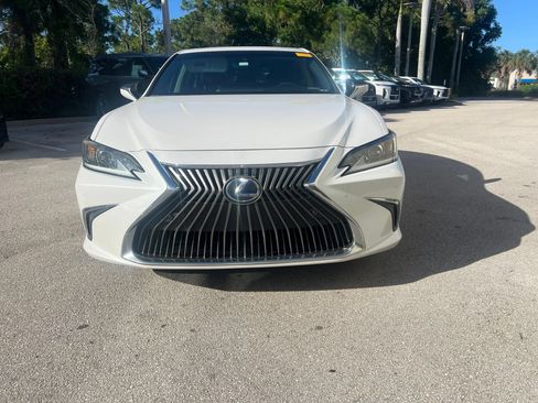 Used 2020 Lexus ES 300h w/ Premium Package FWD image 4