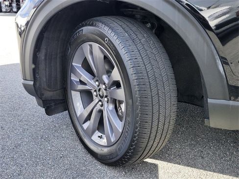 Certified 2022 Ford Explorer XLT w/ Equipment Group 202A image 34