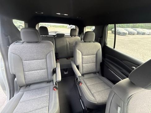 Used 2024 Chevrolet Traverse LT w/ LPO, Floor Liner Package FWD image 33