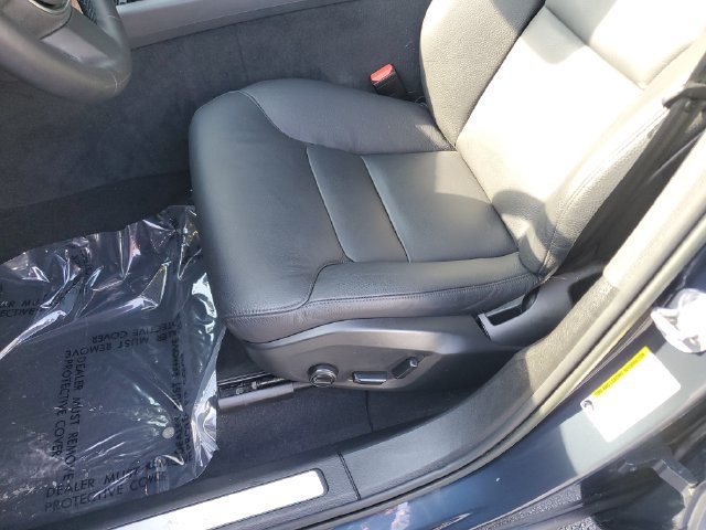 Used 2023 Volvo XC60 B5 Plus w/ Climate Package FWD image 12