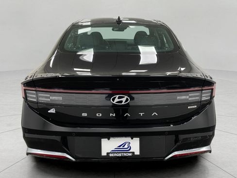 Used 2025 Hyundai Sonata Limited image 4