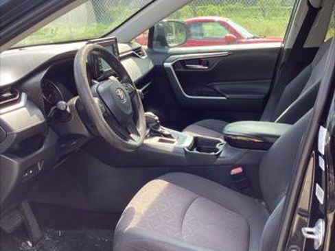 Used 2019 Toyota RAV4 XLE FWD image 13
