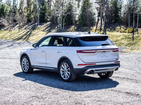 Used 2021 Lincoln Corsair AWD w/ Premium Package image 5