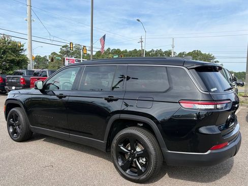 New 2026 Jeep Grand Cherokee L Limited w/ Limited Altitude Package AWD/4WD image 3