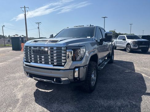 Used 2025 GMC Sierra 2500 Denali w/ Denali Reserve Package AWD/4WD image 3