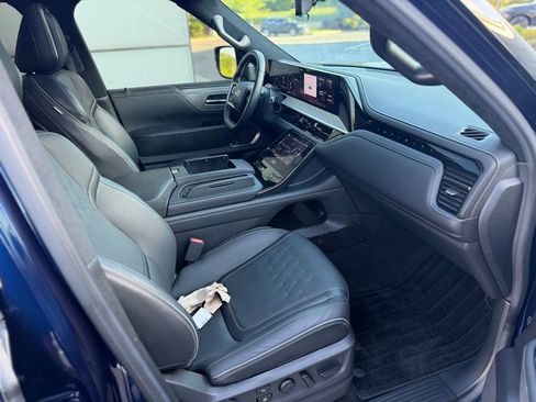 Used 2025 INFINITI QX80 Autograph w/ Autograph Exterior Package image 13