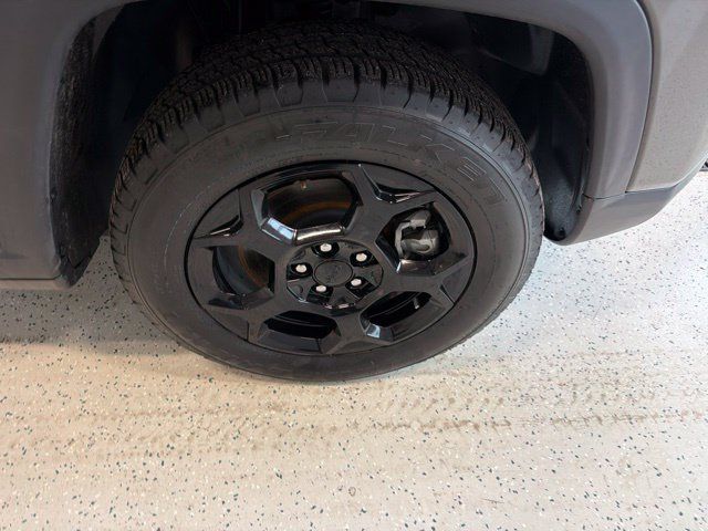 Used 2023 Jeep Compass Trailhawk w/ Trailhawk Convenience Group AWD/4WD image 9