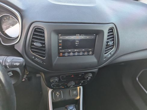 Used 2020 Jeep Compass Latitude image 15