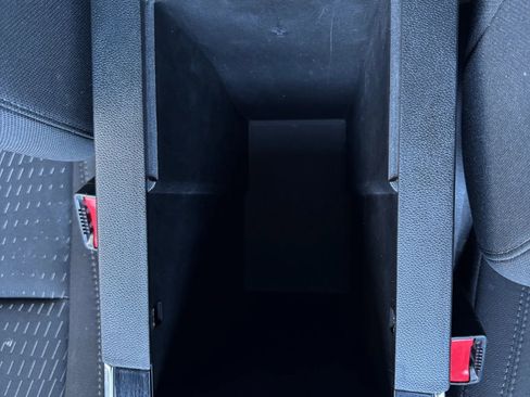 Used 2025 Chevrolet Equinox LT image 18