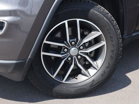 Used 2018 Jeep Grand Cherokee Limited RWD image 22