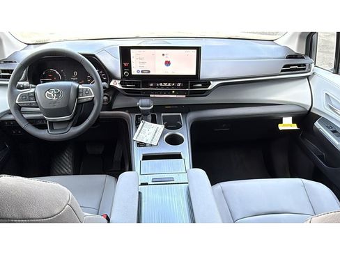 New 2026 Toyota Sienna XLE FWD image 61