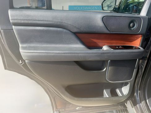 Used 2023 Lincoln Navigator Reserve image 26